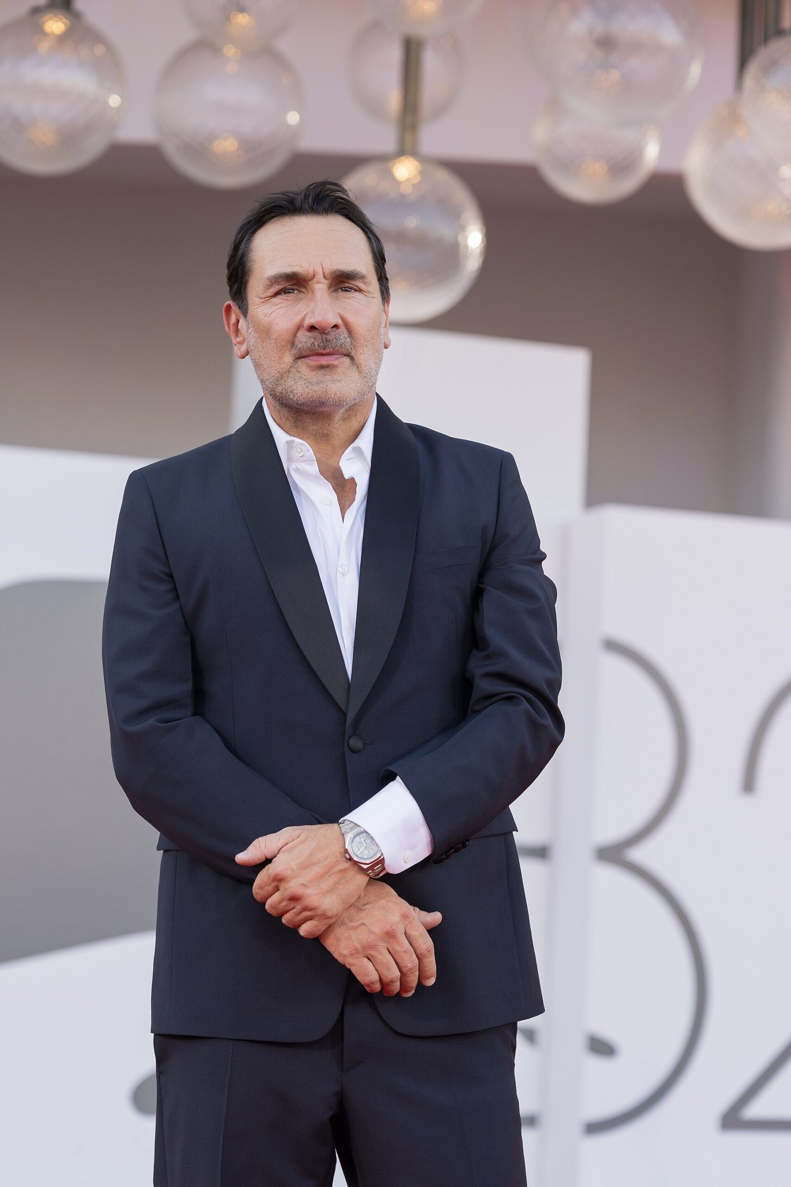 Gilles Lellouche, Hauptdarsteller von Moulin, auf dem roten Teppich in Venedig